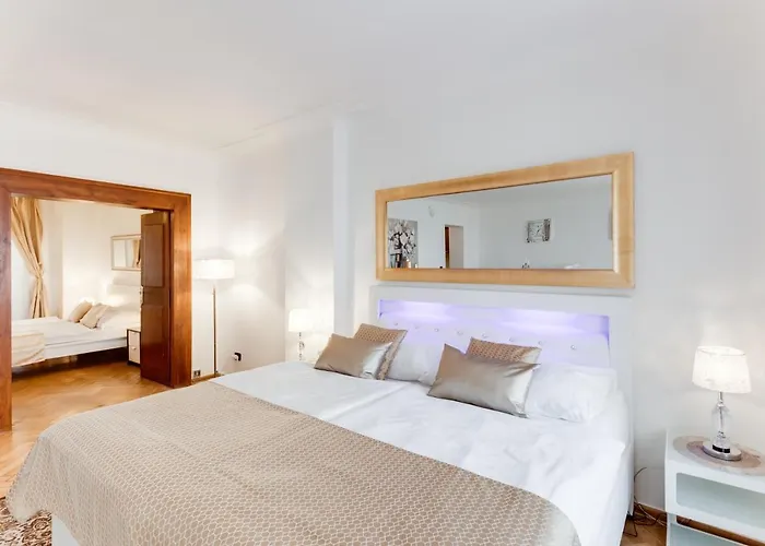 Charles Bridge Royal Apartments - Castle District